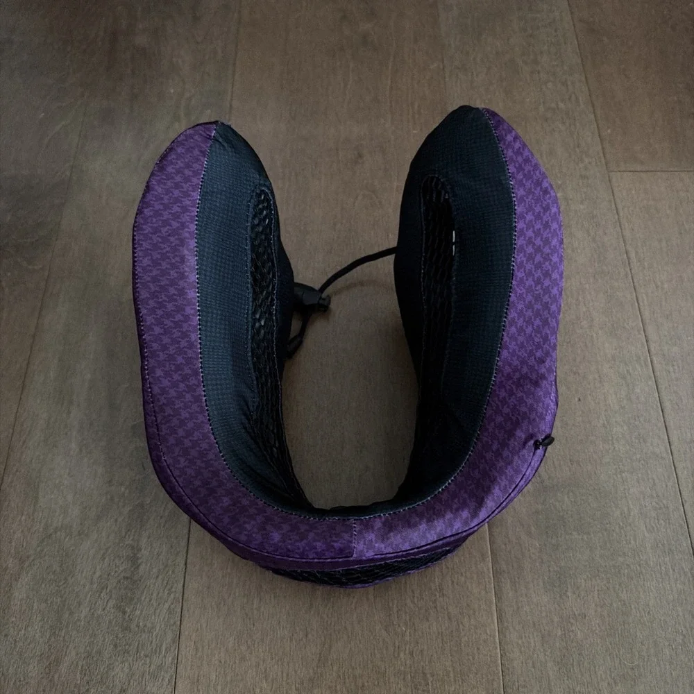 Cabeau Long Haul Flight Cooling Travel Neck Pillow Evolution Cool Purple Used